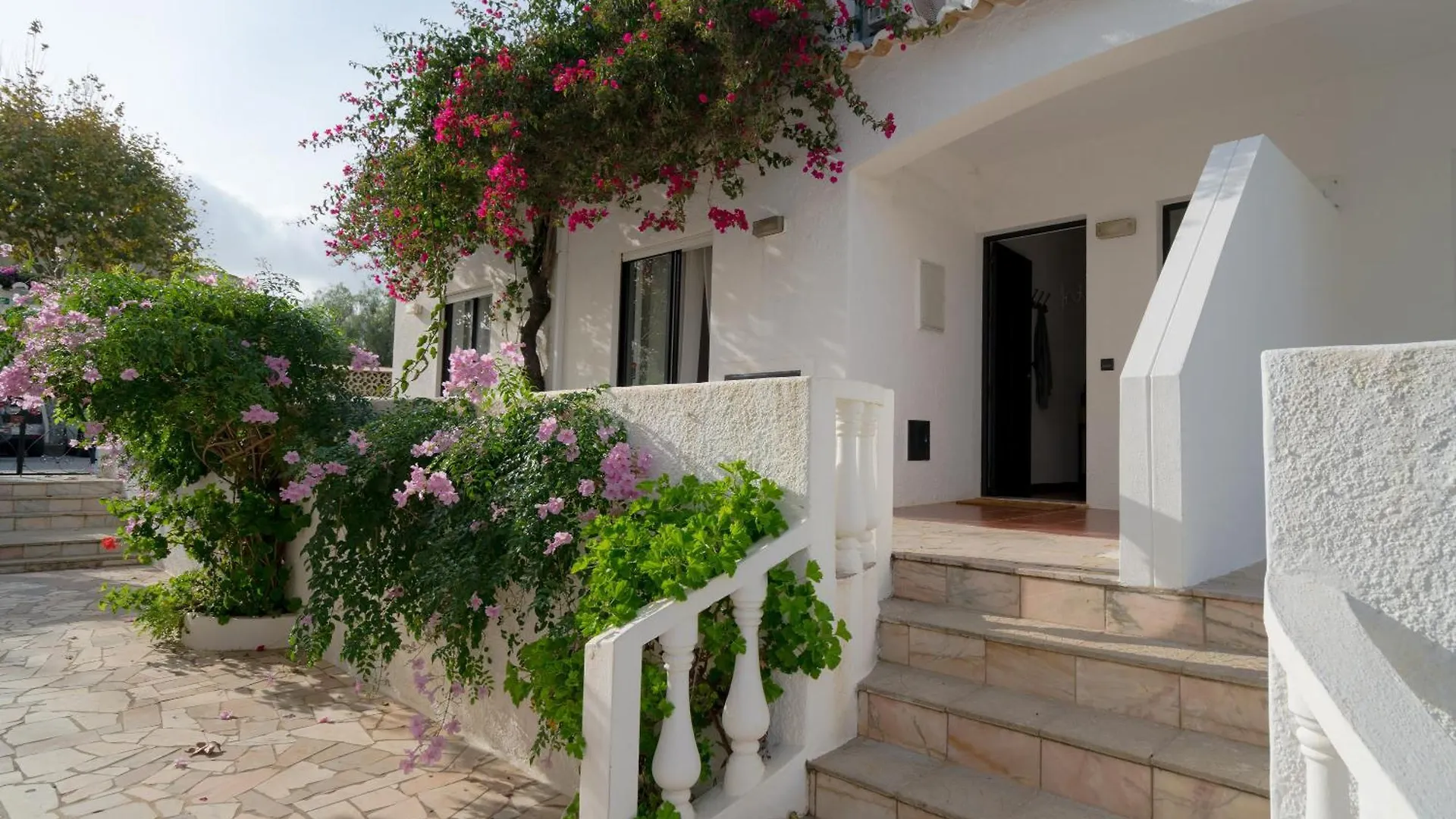 5 Bedroom Beach House In Luz, Lagos בית נופש